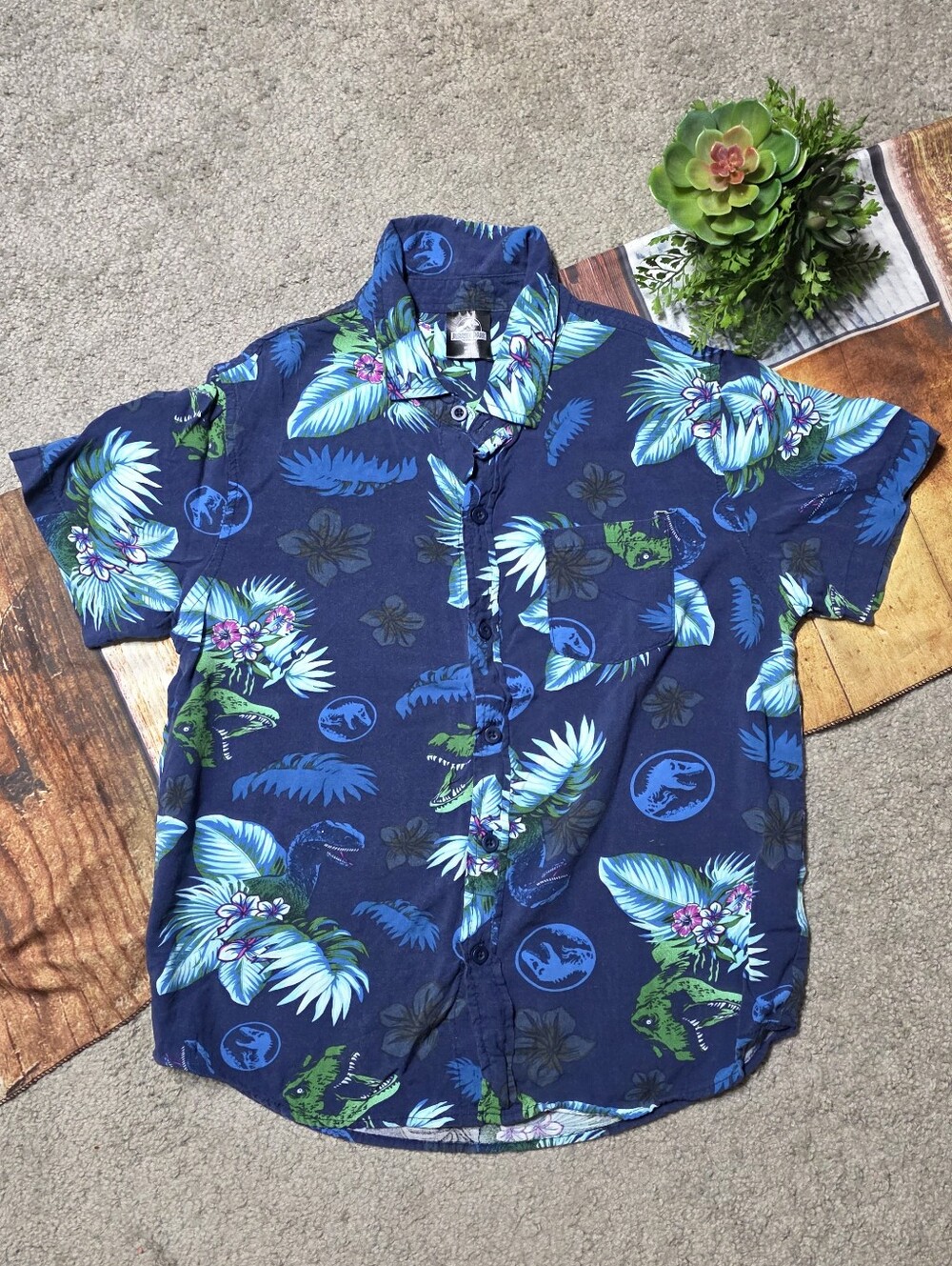 Jurassic Park Button Up Shirt Short Sleeve Dinosaur Tropical Print Boys Size M 8